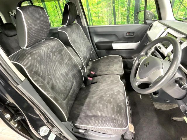 運転席シート廻りは使用感も少なく、良好な状態となっています。丁寧に使われていたことがよくわかりますね。