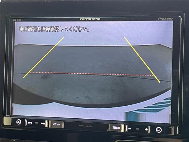 【バックカメラ】駐車時に後方がリアルタイム映像で確認できます。大型商業施設や立体駐車場での駐車時や、夜間のバック時に大活躍！運転スキルに関わらず、今や必須となった装備のひとつです！