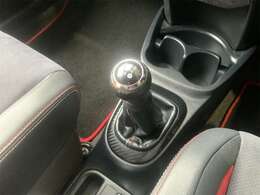 ご来店・現車確認等、ご希望のお客様は、事前に販売店までお問合せ下さいませ。