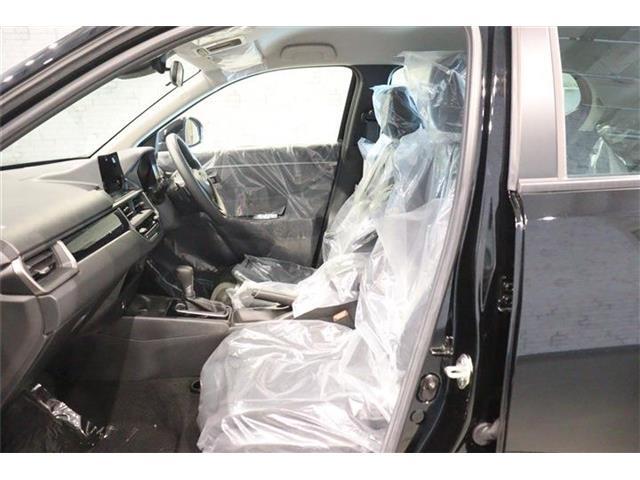 体格に合わせてシートの位置をきめ細かく調節できるので、いつでも最適な運転姿勢をキープ。操作も軽く、ラクラクです