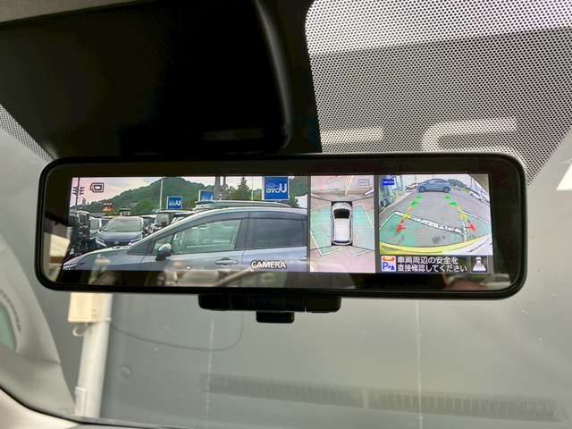 シフトを「R」レンジに入れると、アラウンドビューモニターが映し出されます♪狭い駐車場などで役立ちますね！