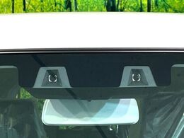 【スズキ　セーフティサポート】走行中に前方の車両等を認識し、衝突しそうな時は警報とブレーキで衝突回避と被害軽減をアシスト。より安全にドライブをお楽しみいただけます。