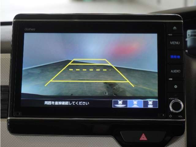 ◆バックカメラ◆リバースにするだけで映ります、後方の安全確認や、狭い駐車場での車庫入れ、雨の日や夜間など視界の悪い時に便利です！安全にバックする為には欠かせない装備です。