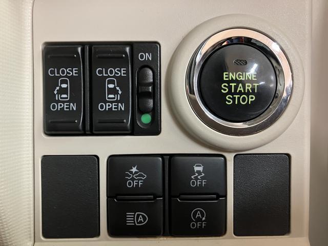 リヤのスライドドアを電動で開閉することが可能になっています☆運転席からもリモコンキーからもドアのハンドルからも開閉が可能です☆