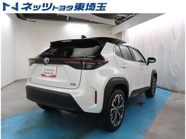 【リヤ】後方にも誤発進防止機能が付いていますので万が一の踏み間違え時でも安心です。