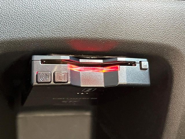 ●ETC車載器（アンテナ分離型音声案内タイプ）：お引き渡し時には再セットアップを実施後、お渡しいたします。マイレージ登録に関してもお気軽にスタッフまでお尋ねください。