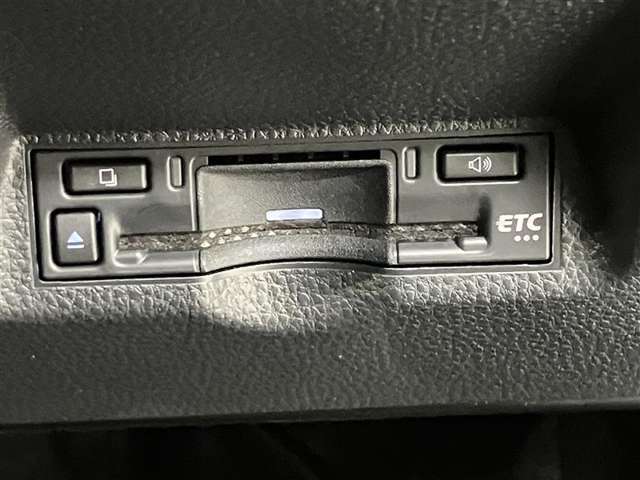 高速道路をスイスイッと通過の『ETC』付き！ETCカードをお持ちでない方は、トヨタETCカードもございますので、ご相談下さいね！詳しくはスタッフまで！