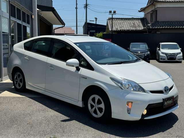 高くて良いのは当たり前！　お値打ちで良い車両をお客様のもとへ。　　　傷がある車両も当然あります！自社工場にてお値打ちにお直しできますので総額でご検討ください！