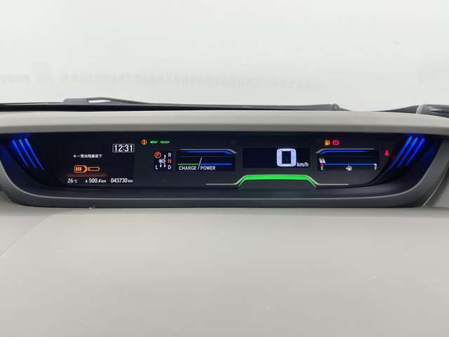 【スピードメーター】メーターがシンプルで見やすく運転しやすいですね！