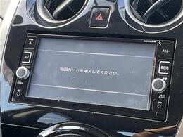 【エマージェンシーブレーキ】前方の状況をチェックし、車両や歩行者との衝突を回避したり、衝突による被害を低減するための技術です。