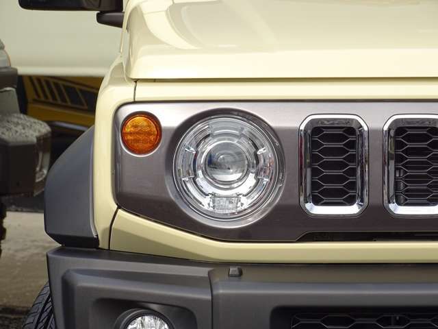 ☆LEDヘッドライト☆オートマチックハイビーム付き☆