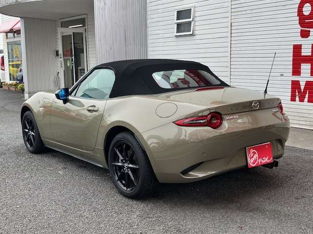 前オーナー様が大切にお乗りになられていた車なので外装全体目立つキズへこみ等無く良好な状態を保っています！！