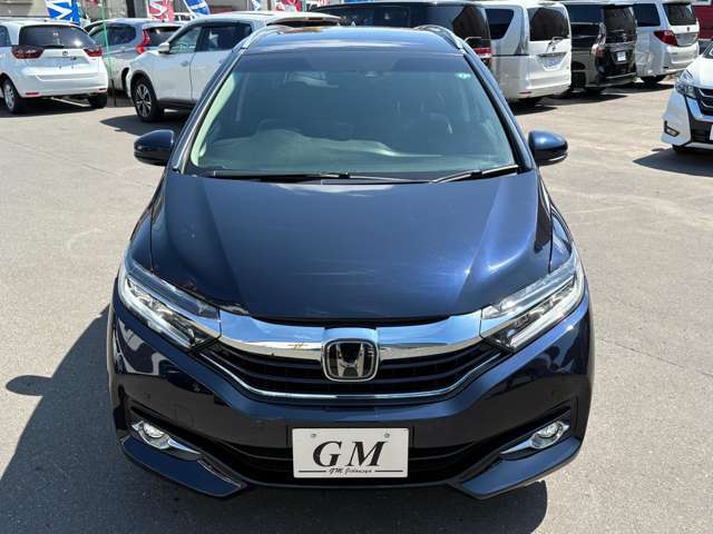 ジーエム自動車にはお客様を第一に考えます。中古車販売士の資格を持ったスタッフがお客様のニーズに合ったお車を必ずご提案致します。お気軽にご相談ください。