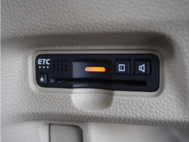 今や必需品の◆ETC車載器　装備車◆　有料道路を利用する際にスムースに通過でき、わずらわしい料金支払いから開放されます！