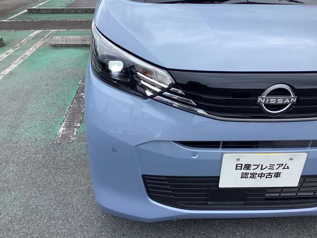 LEDヘッドライトは省電力ですが、純白光で驚くほど明るく夜道を照らしてくれます。