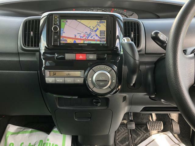 運転中も見やすいセンターメーター。