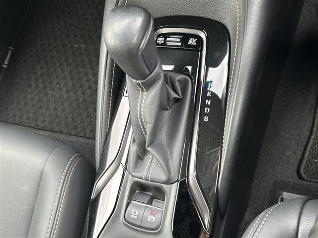 気になる車はすぐにお問い合わせください！画面右側の0066から始まる無料ダイヤルからお問い合わせ下さい！専門スタッフがお車のご質問にお答えいたします！