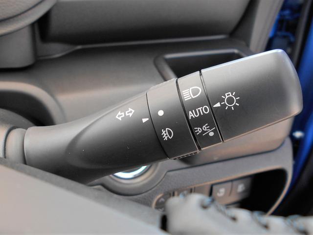オートライト搭載なので暗くなると自動でライトが付いて便利です！対向車への視認性も向上するので安全面もUPしますね♪