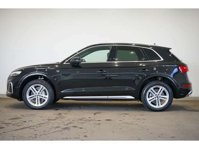 Audi Q5 40 TDI quattro S line/プライバシーガラス/マトリクスLEDヘッドライト/アルミホイール5ツインスポークスターデザイン8J x 19