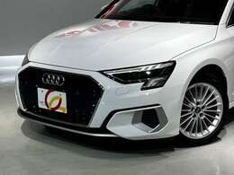 MMIナビ　フルセグ　リヤビューカメラ　パーシャルレザーシート　パワーシート　マルチカラーアンビエントライト　アウディプレセンス　レーンアシスト　パーキングエイド