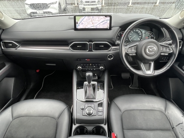 細部まで作り込まれた造形美！毎日でも運転して『人馬一体』を楽しみたくなります。是非、クルマに触れてその質感を味わってください。