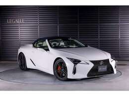 レクサスLC500コンバーチブル入庫！V8エンジンの力強い走りと美しいスタイル。マークレビンソンオーディオ搭載で上質な音響空間を実現。低走行・禁煙・状態良好の一台です。マッドフィルム付き。