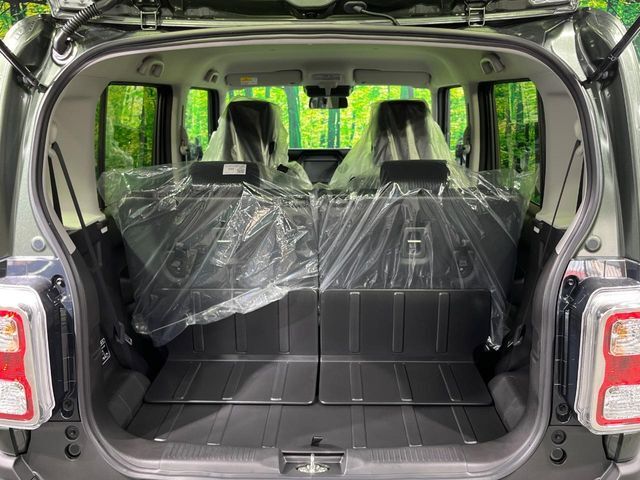 普段のお買い物や通勤、送迎等に十分な荷室スペースを確保しております。セカンドシートを倒すと、大きな荷物の積載も可能です♪