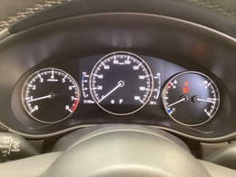 ドライバーを中心に一つ一つ丹念に磨き、力強さと上質さが融合した上質なデザインを採用しました！