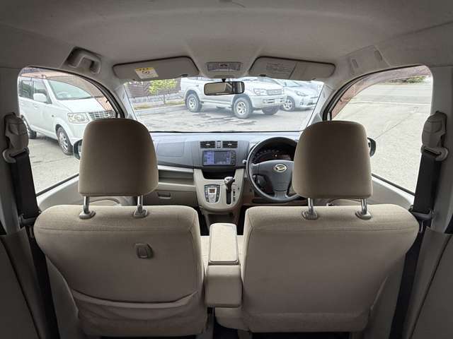 ダッシュボード全体像です。大きな汚れなどない車でした。