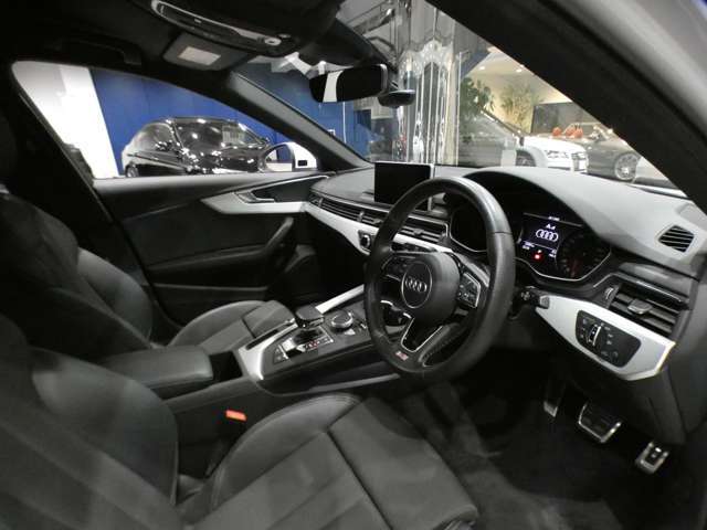 お車が店舗内になく、第2展示スペースにある場合がございます。スムーズなご案内の為にご来店の際はお気軽にご連絡ください！ご試乗のご予約もお待ちしております！TEL：045-844-3737