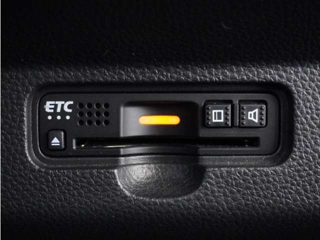今や必需品の◆ETC車載器　装備車◆　有料道路を利用する際にスムースに通過でき、わずらわしい料金支払いから開放されます！