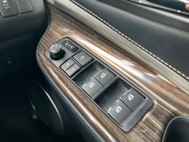国産車から輸入車まで多様なお客様のニーズのお応えできるように、全国規模で豊富な在庫展開！車のことならWECARSへ！