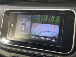 【アラウンドビューモニター】専用のカメラにより、上から見下ろしたような視点で360度クルマの周囲を確認することができます☆死角部分も確認しやすく、狭い場所での切り返しや駐車もスムーズに行えます。