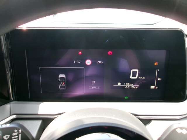 様々な車両情報を表示してくれる、ディスプレイがついています。