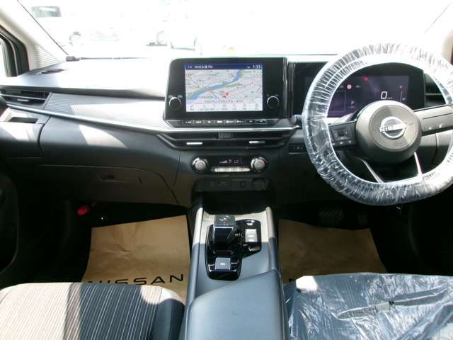 視界も広くゆったりとしているので、女性の方にも運転しやすい車になっています！.