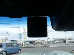 純正ドライブレコーダーが装着されています