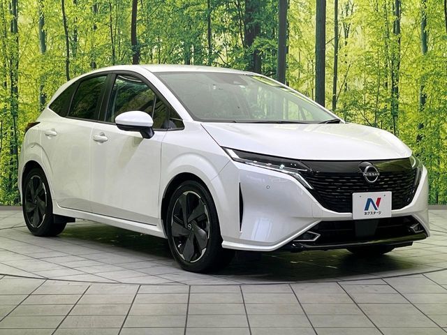 大好評のボディコーティング「弾スプラッシュコート」もご納車までに施工可能。通常のガラスコートと異なる、耐久年数6年の無機質ガラスコーティングが、ボディをキレイな状態に保ってくれます。