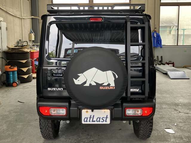 リノデザインのオプションリアタイヤカバーです！