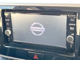 【純正ナビ】人気の純正ナビを装備。オーディオ機能も充実しており、Bluetooth接続すればお持ちのスマホやMP3プレイヤーの音楽を再生可能！毎日の運転がさらに楽しくなります！！