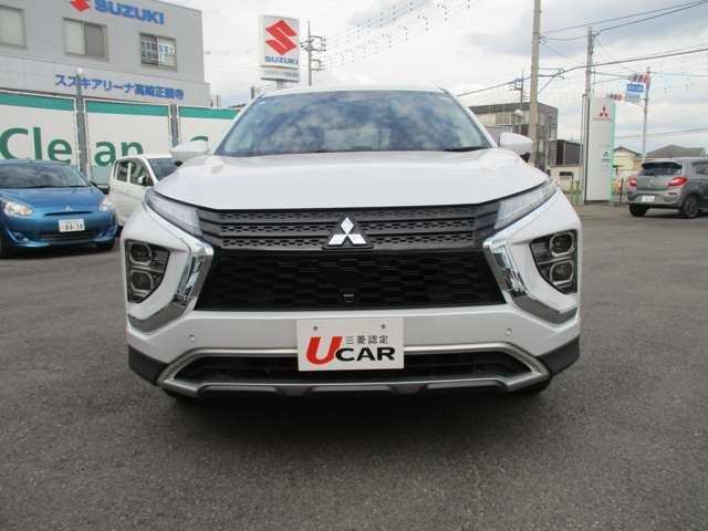 全面、UVカット機能付ガラスです！紫外線をカットしてくれるので日焼け対策にもなります。更に、直射日光によるジリジリ感を和らげ、車内の温度上昇を抑える為、エアコン効率も上がります♪