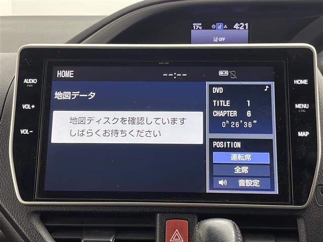 【純正10インチナビ】専用設計で車内の雰囲気にマッチ！ナビ利用時のマップ表示は見やすく、いつものドライブがグッと楽しくなります！