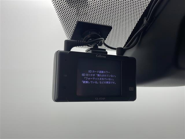 【前後ドライブレコーダー】映像・音声などの運転中の記録を残します。事故などを起こした起こされた時の証拠になりえますので、もしも時でも安心ですね。