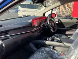 『ワイド保証1年』　日産販売店の中古車には無料で保証が付いています。品質に自信があるから実現した日産ならではの保証です。※一部保証に加入できない車両があります。