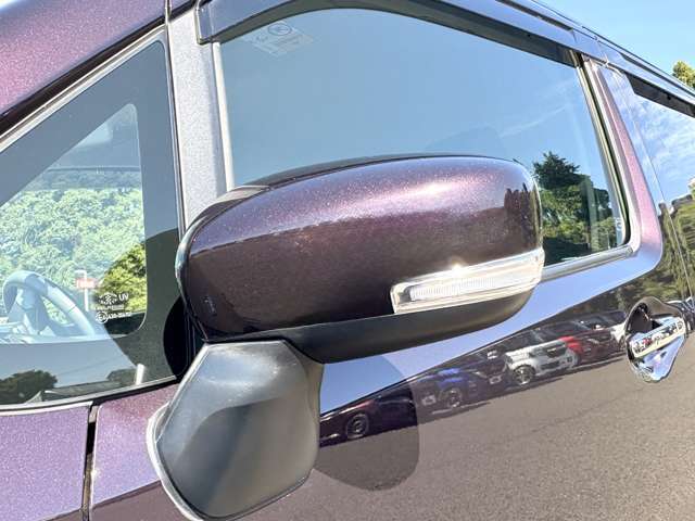 「ウインカーミラー」　見た目だけでなく、対向車からの視認性向上につながって安全度もアップ☆