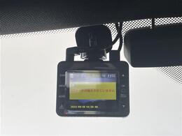 【ドライブレコーダー】映像・音声などの運転中の記録を残します。事故などを起こした起こされた時の証拠になりえますので、もしも時でも安心ですね。