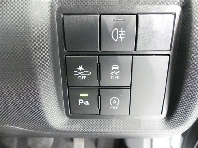 Aマークのスイッチはアイドリングストップ機能のON，OFF切替スイッチです。信号待ち等で停車時に一時的にエンジンを止めます、燃費向上に貢献しています。