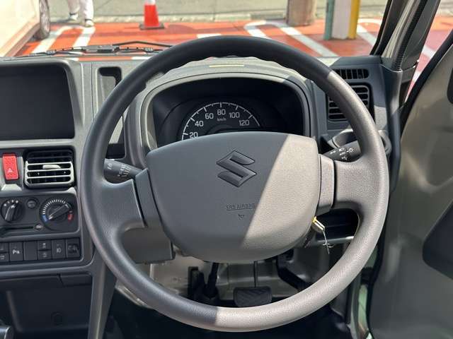 ★修復歴車一切ありません！それどころか、弊社の仕入在庫につきましては、フェンダー、ボンネット、ドアパネル等の交換歴、修理歴のある車両は基本的に仕入れを行いませんので高品質な車両のみ在庫で揃えています！