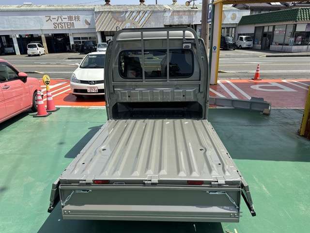 ★5年コーティング（契約時限定）が軽自動車￥39,800円、コンパクトカー￥49,800円、ミニバン￥59,800円で施工出来ます。新車のピッカピカの状態をより長くキープします！