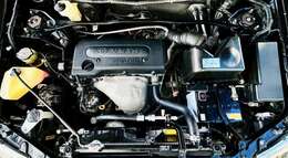 エンジンルームもきれいな状態です。ご納車時にはクリーニングしてお渡しします。