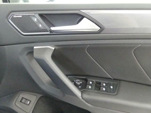 ★ドアロックのスイッチどサイドミラー調節スイッチ、パワーウィンドウスイッチです。リモコンミラーは運転席側を操作すると助手席側も動きます。